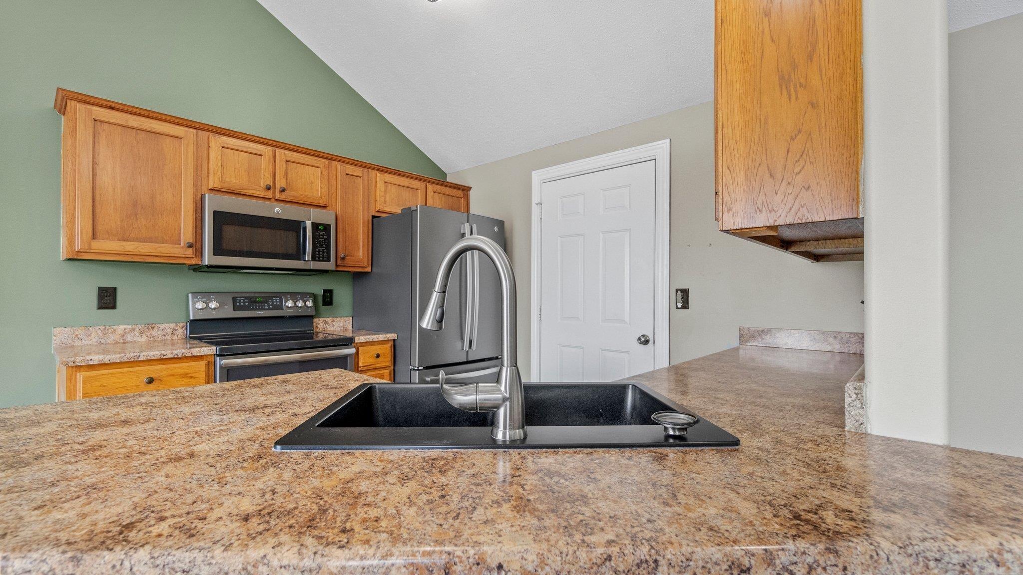2818 Rivulet Run Fort Wayne, IN 46818 - Photo 7 of 25