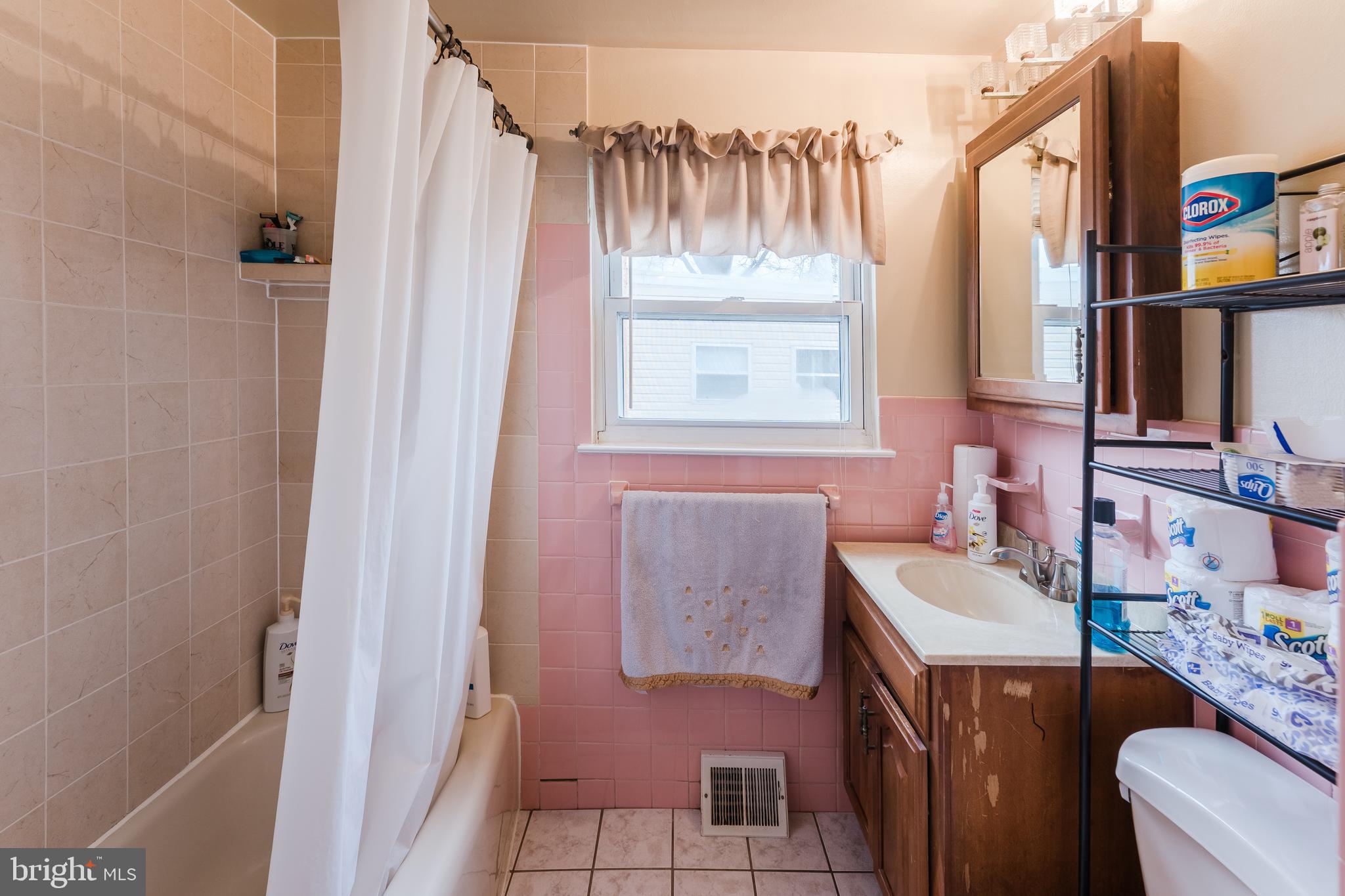 2835 Chase Road Philadelphia, PA 19152 - Photo 19 of 33 Gallery Image 19