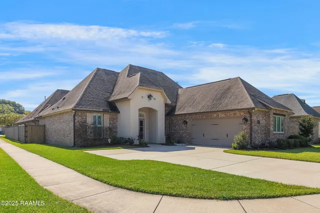 $330,000 | 101 Harton Road, Youngsville, LA 70592