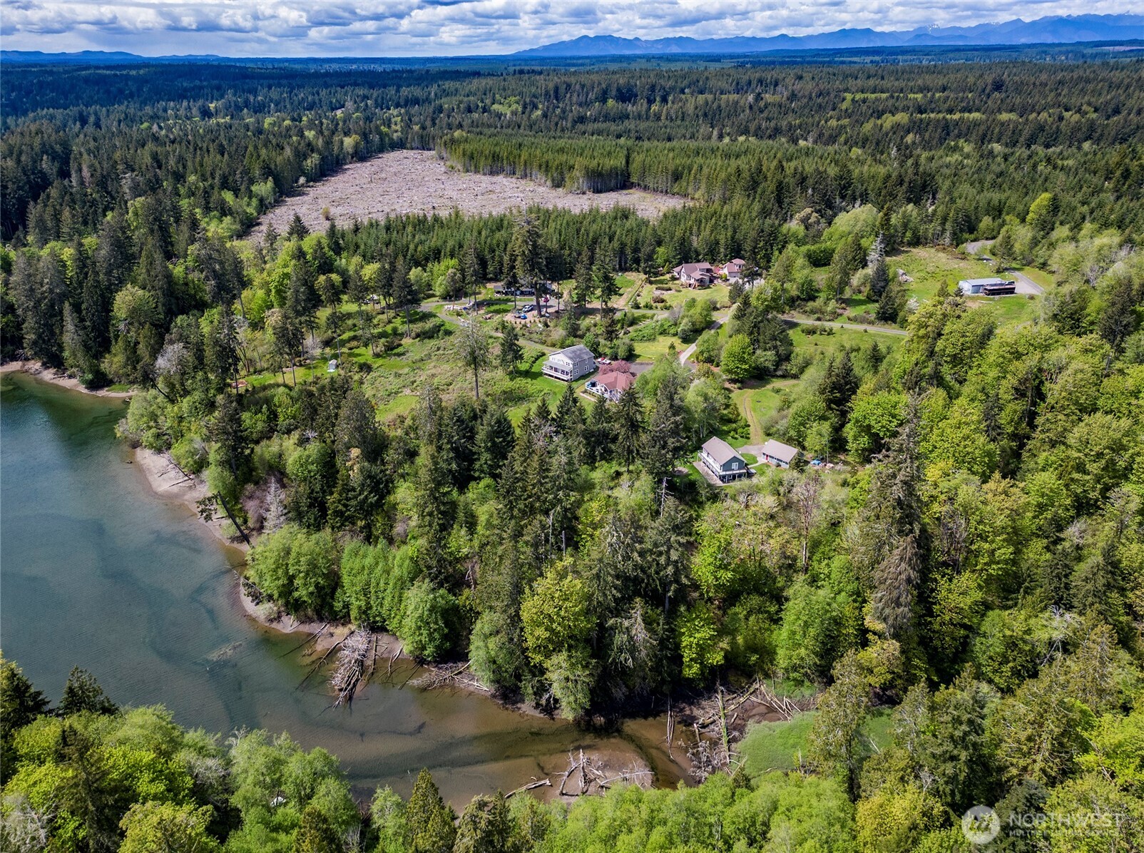 770 East April Avenue Grapeview, WA 98546 - Photo 12 of 16