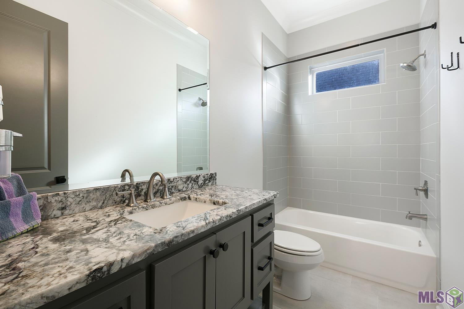 17330 Rabbit Rush Avenue Prairieville, LA 70769 - Photo 17 of 33 Guest Bath