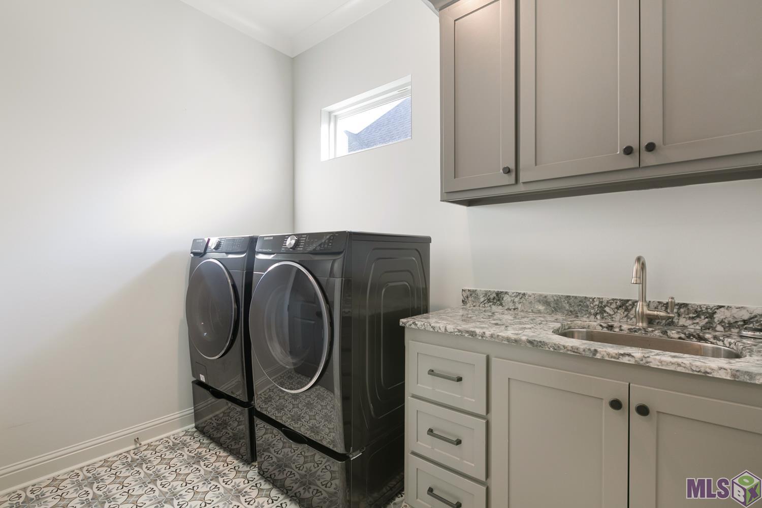17330 Rabbit Rush Avenue Prairieville, LA 70769 - Photo 19 of 33 Laundry