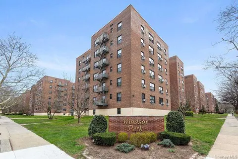$339,999 | 73-45 210th Street, Unit 3F | Oakland Gardens