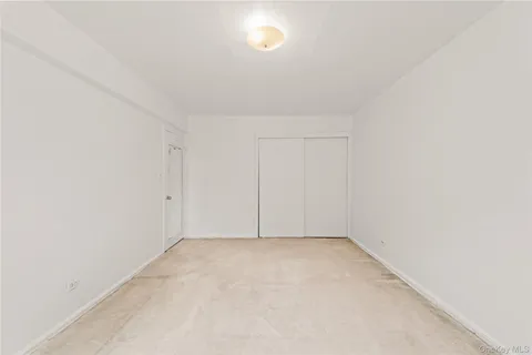 $339,999 | 73-45 210th Street, Unit 3F | Oakland Gardens