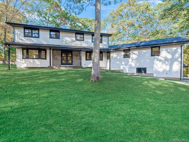 $1,599,999 | 11 Gorham Lane, Dix Hills, NY 11746