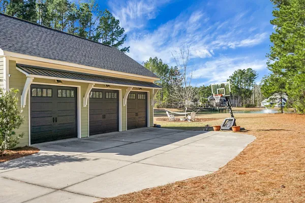 $915,000 | 1114 Plantation Overlook Drive, Moncks Corner, SC 29461
