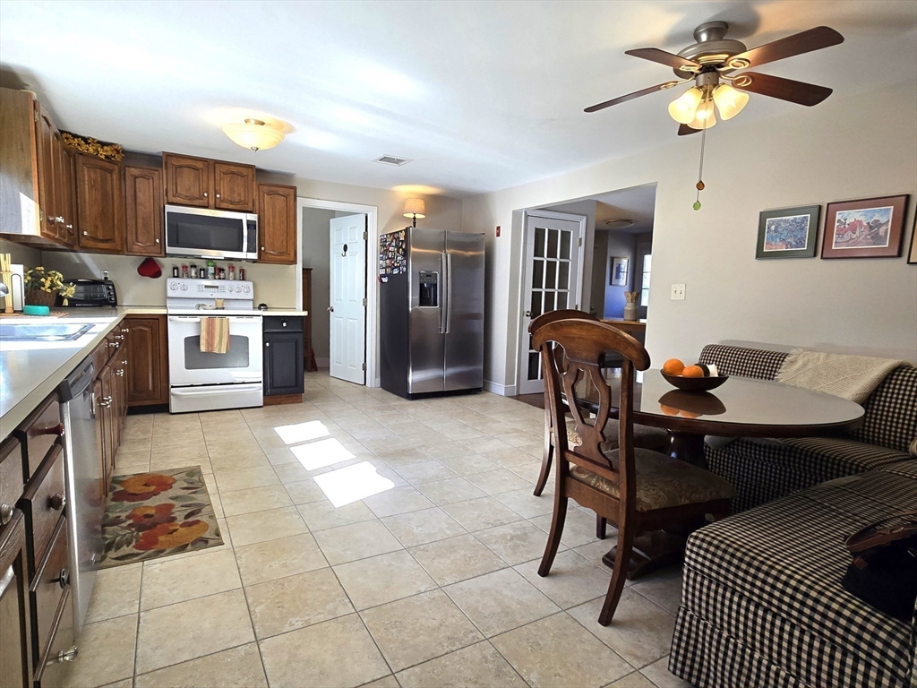 30 Rollins Road Easton, MA 02375 - Photo 8 of 35 Gallery Image 8