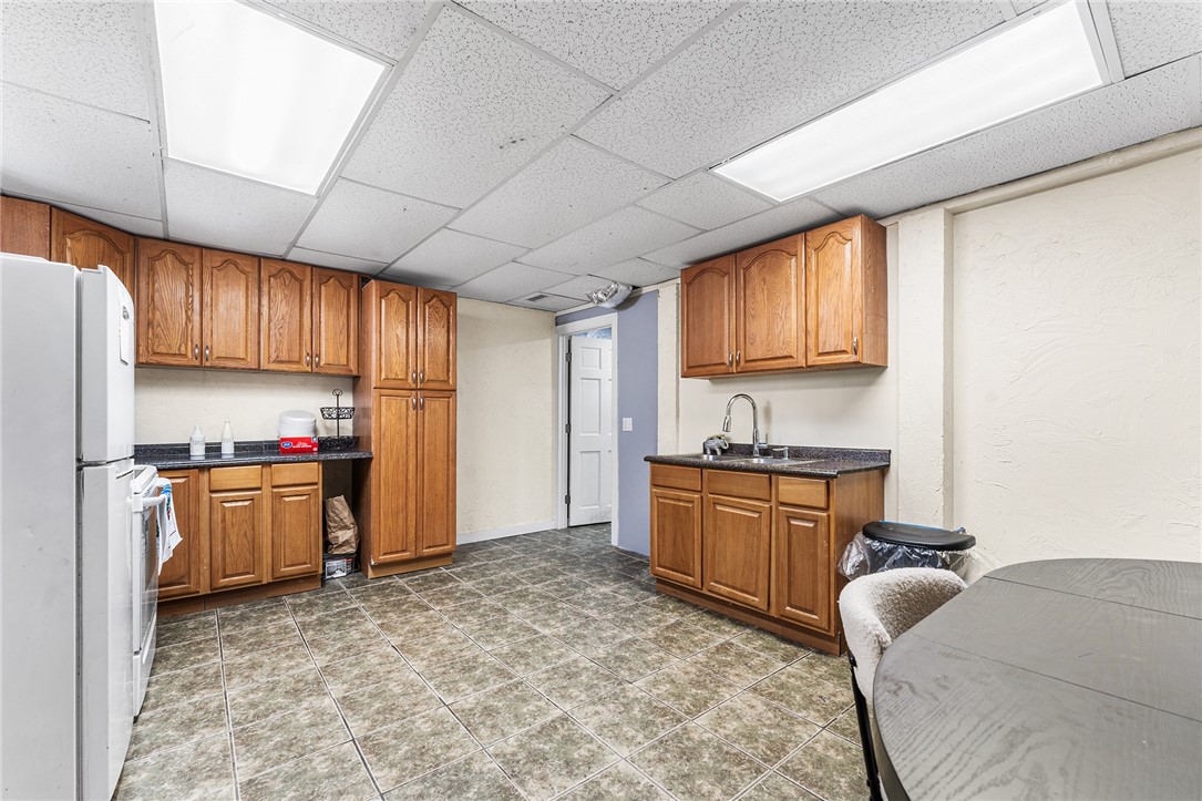 1605 Main Street West Warwick, RI 02893 - Photo 24 of 34