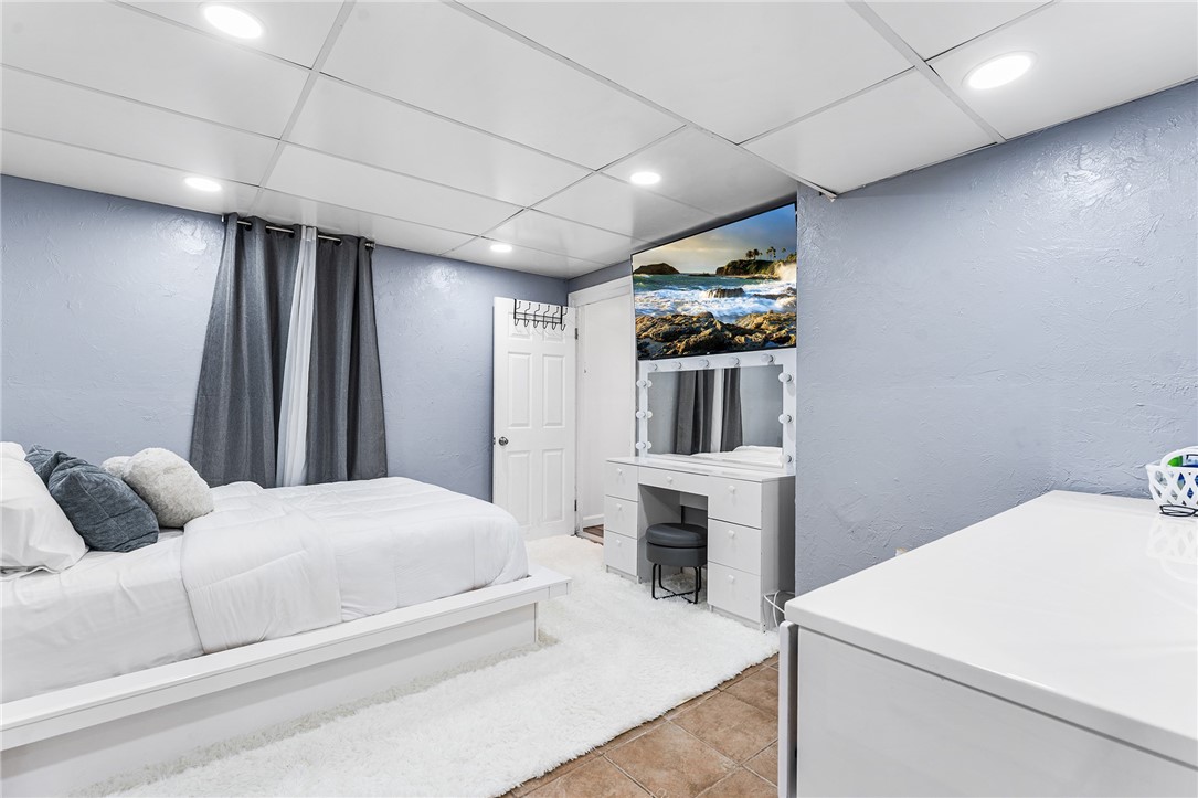 1605 Main Street West Warwick, RI 02893 - Photo 25 of 34