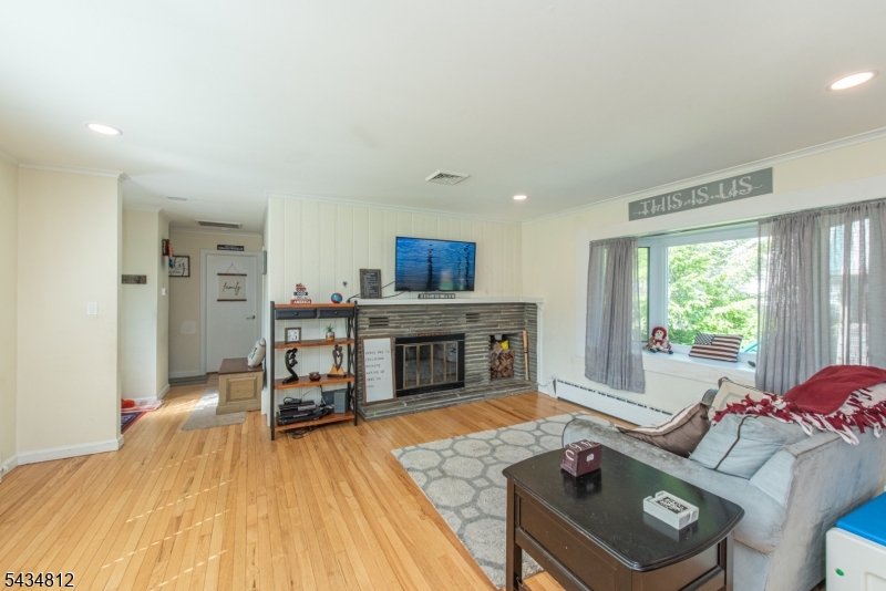 11 Hunters Lane Sparta, NJ 07871 - Photo 3 of 23