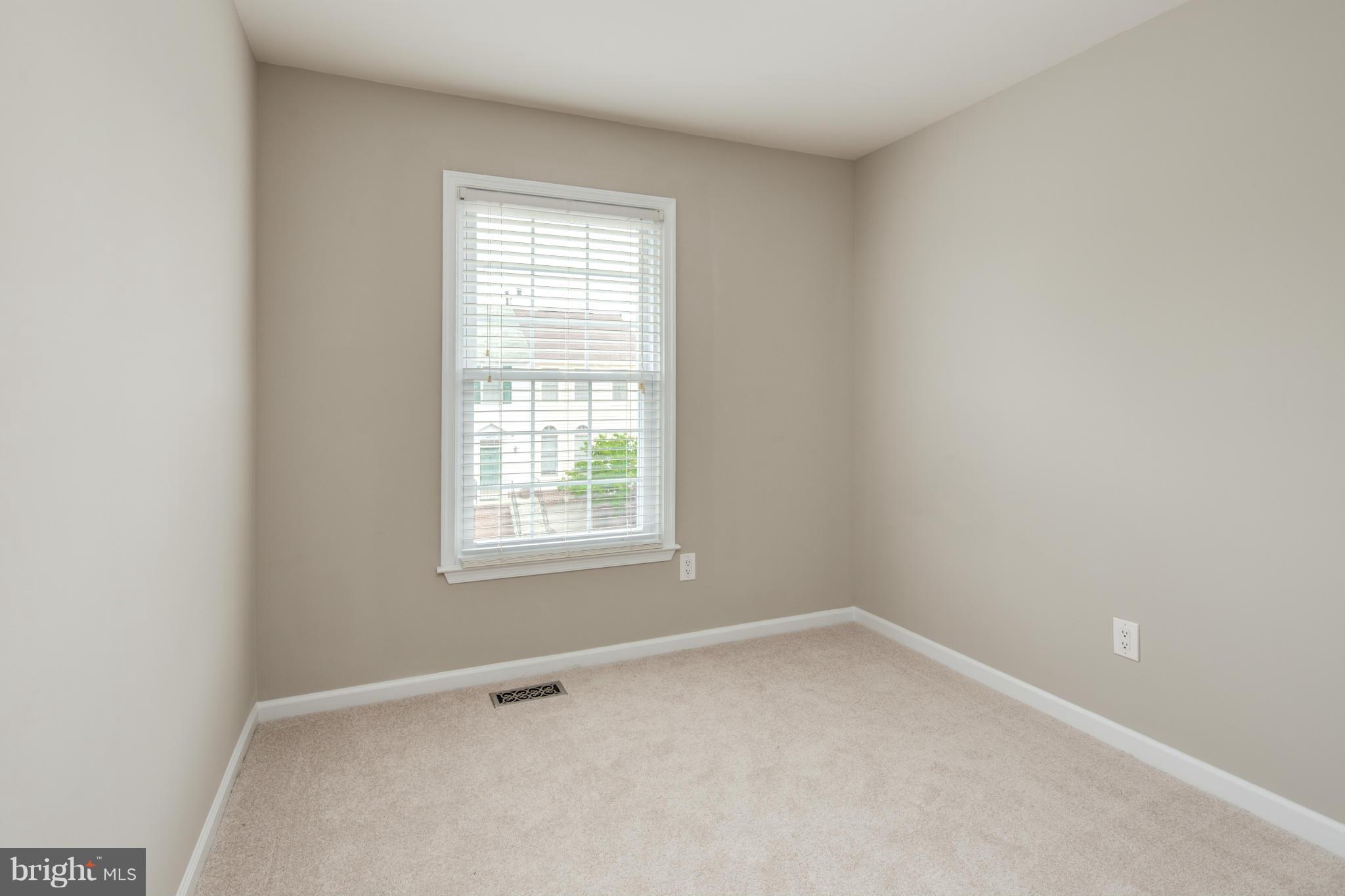 46871 Rabbitrun Terrace Sterling, VA 20164 - Photo 19 of 30 an empty room with a window
