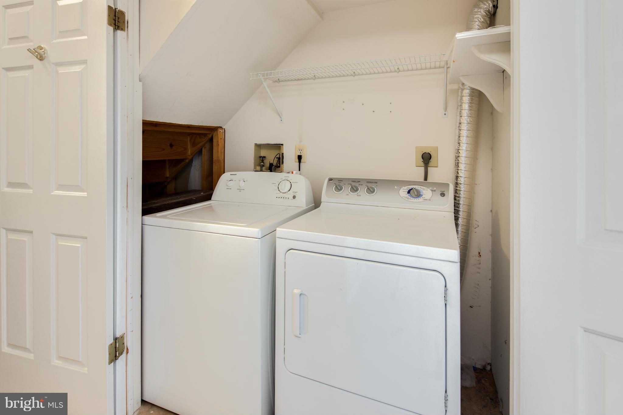 46871 Rabbitrun Terrace Sterling, VA 20164 - Photo 25 of 30 a utility room with dryer and washer