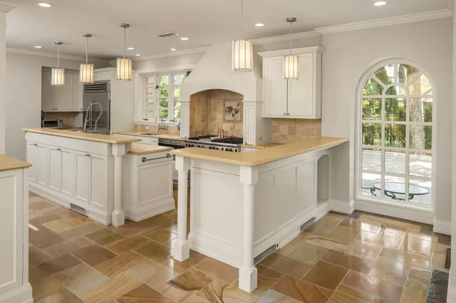 $3,895,000 | 4415 East Lake Harriet Parkway, Minneapolis, MN 55419