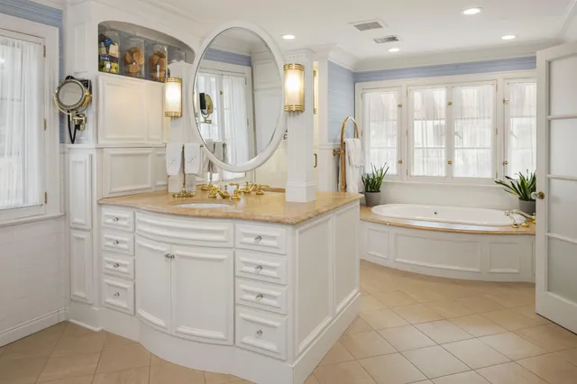 $3,895,000 | 4415 East Lake Harriet Parkway, Minneapolis, MN 55419