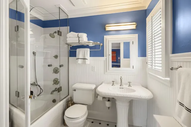 $3,895,000 | 4415 East Lake Harriet Parkway, Minneapolis, MN 55419