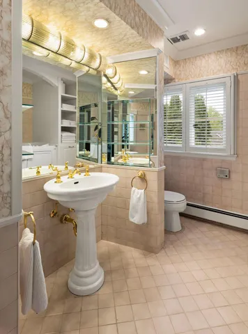 $3,895,000 | 4415 East Lake Harriet Parkway, Minneapolis, MN 55419