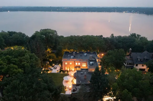 $3,895,000 | 4415 East Lake Harriet Parkway, Minneapolis, MN 55419