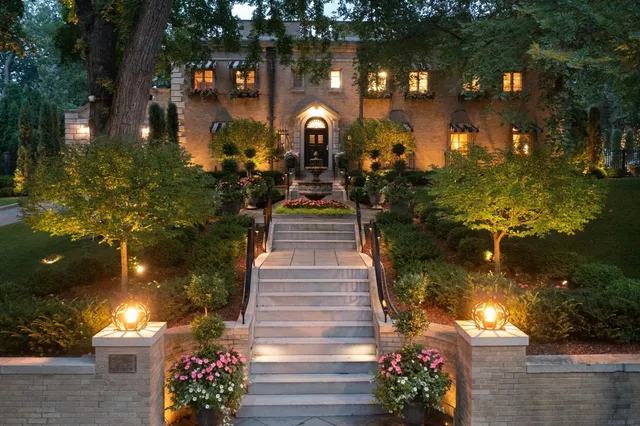 $3,895,000 | 4415 East Lake Harriet Parkway, Minneapolis, MN 55419