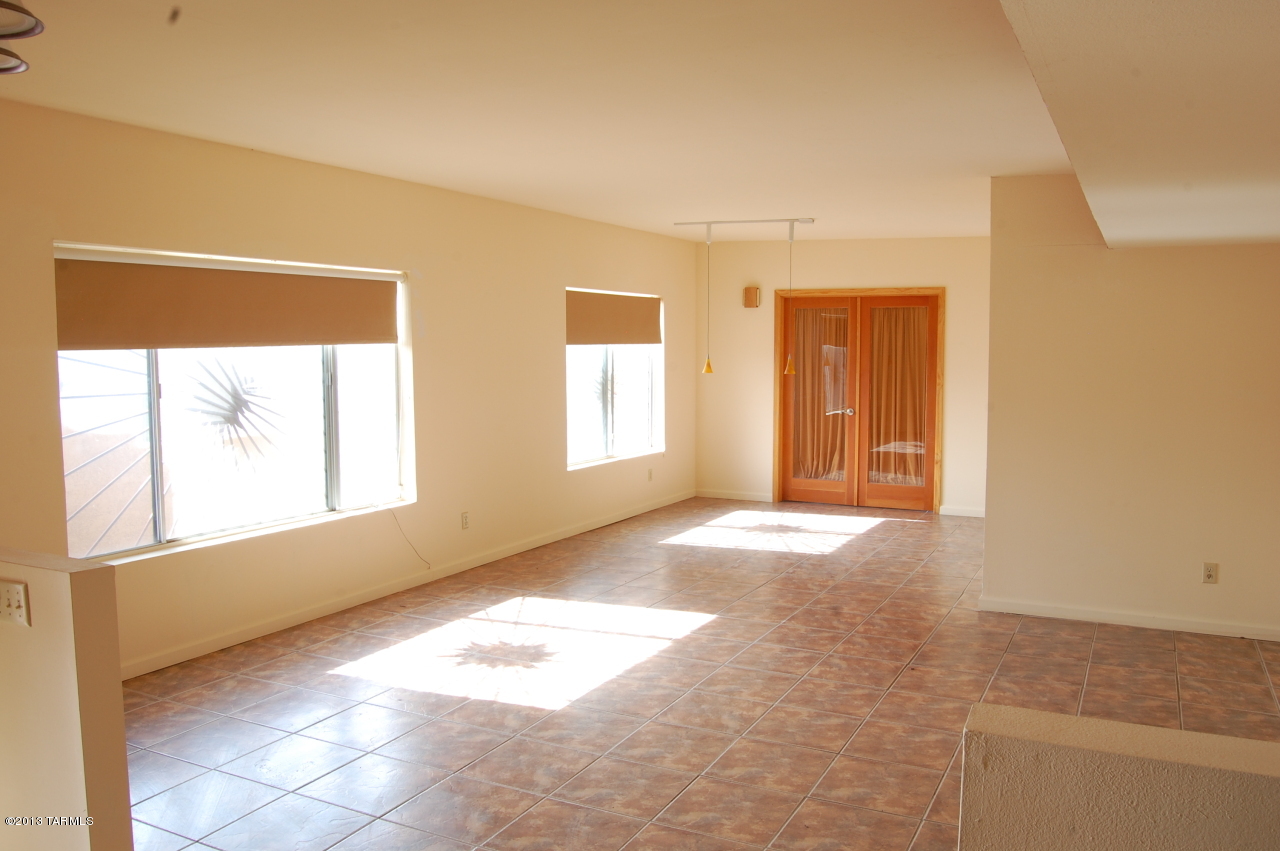 11061 East Roger Road Tucson, AZ 85749 - Photo 6 of 8 Gallery Image 6
