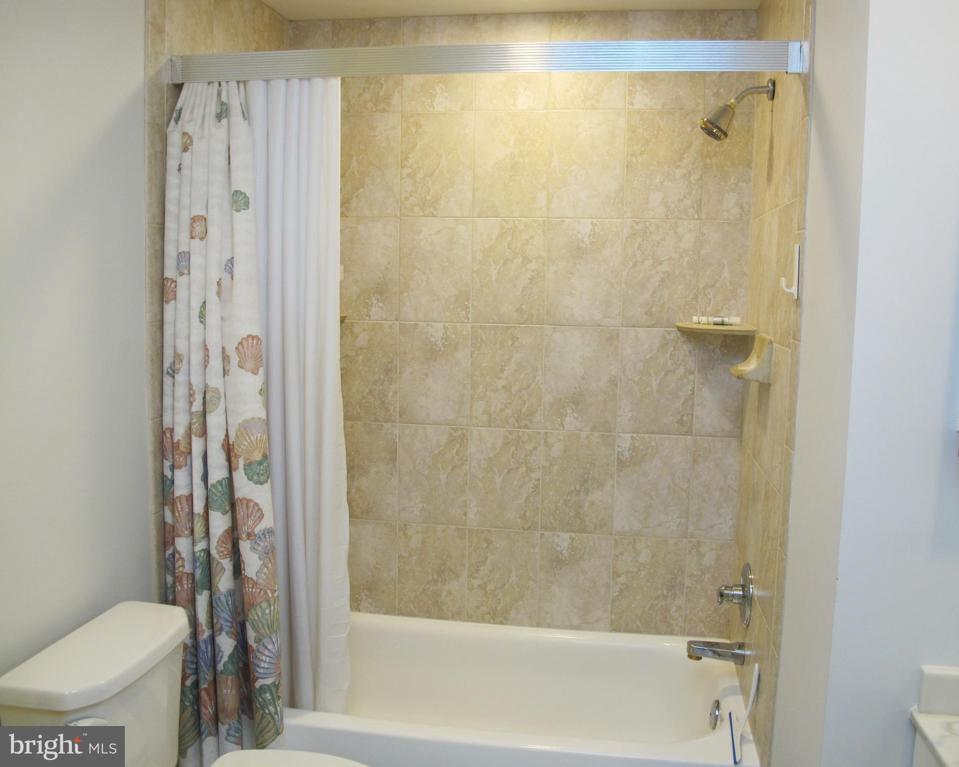 164 Oxford Road Delran, NJ 08075 - Photo 26 of 38 a bathroom with a shower and a toilet
