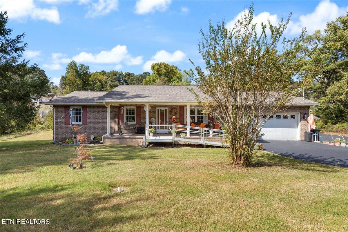 1328 Oak Ridge Highway Clinton, TN 37716 - Photo 2 of 25 D0A3D0B5-C5B2-42E9-9825-B844A2D43EC2