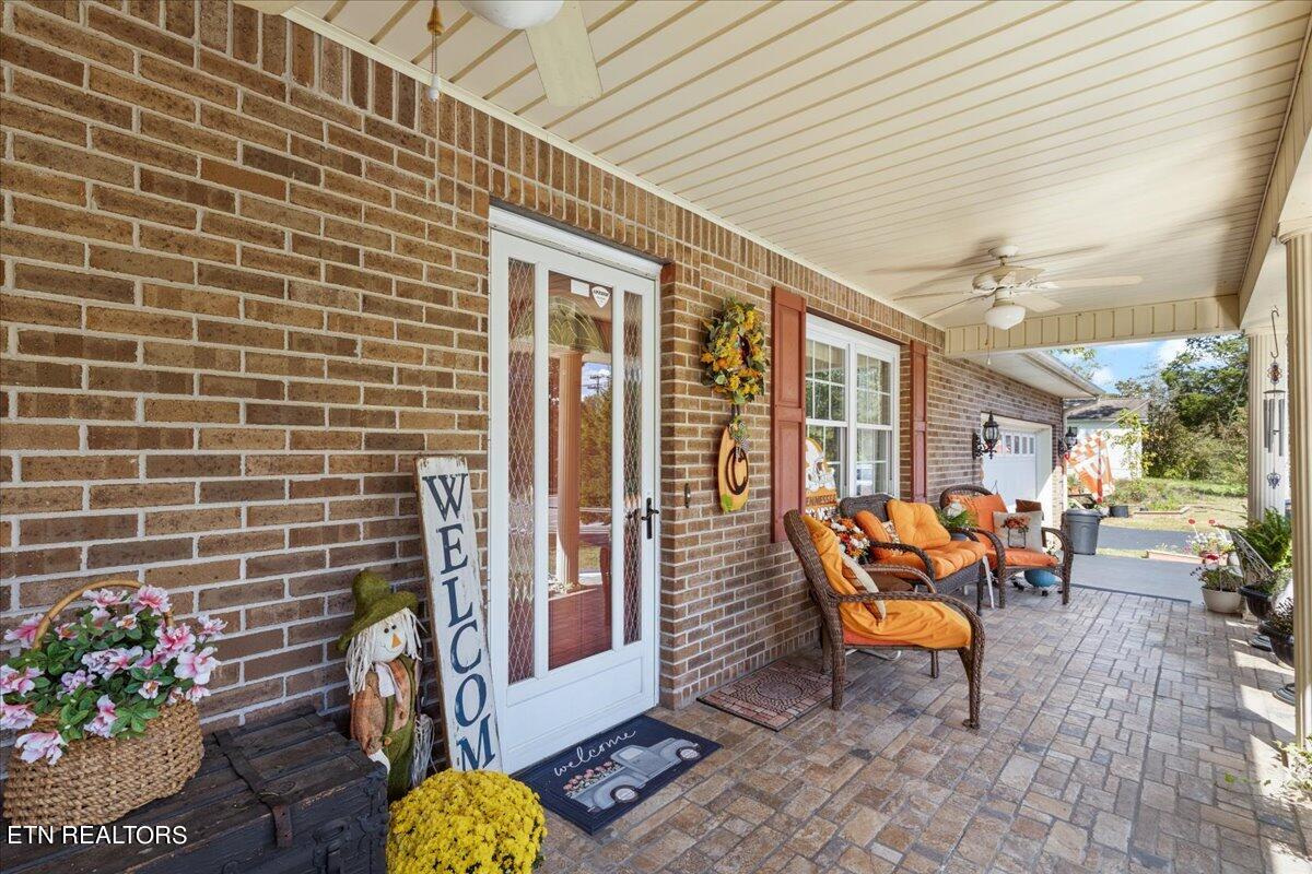 1328 Oak Ridge Highway Clinton, TN 37716 - Photo 6 of 25 31A3BFC4-CECA-4356-AC24-9AC06F9051A4
