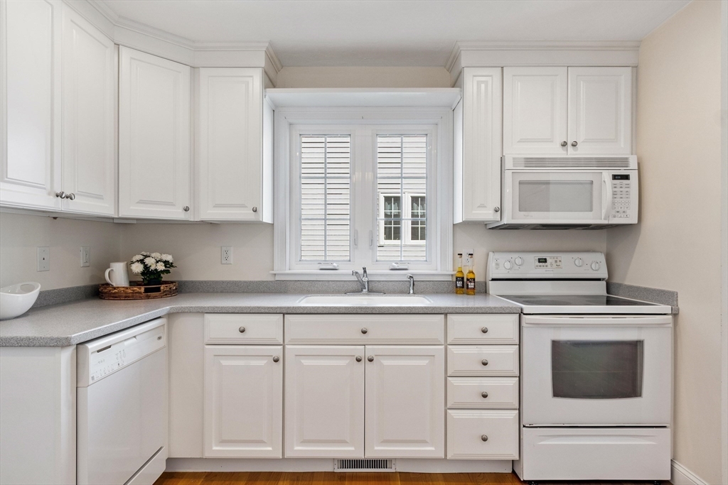 104 Summer Road, Unit 104 Boxborough, MA 01719 - Photo 7 of 29