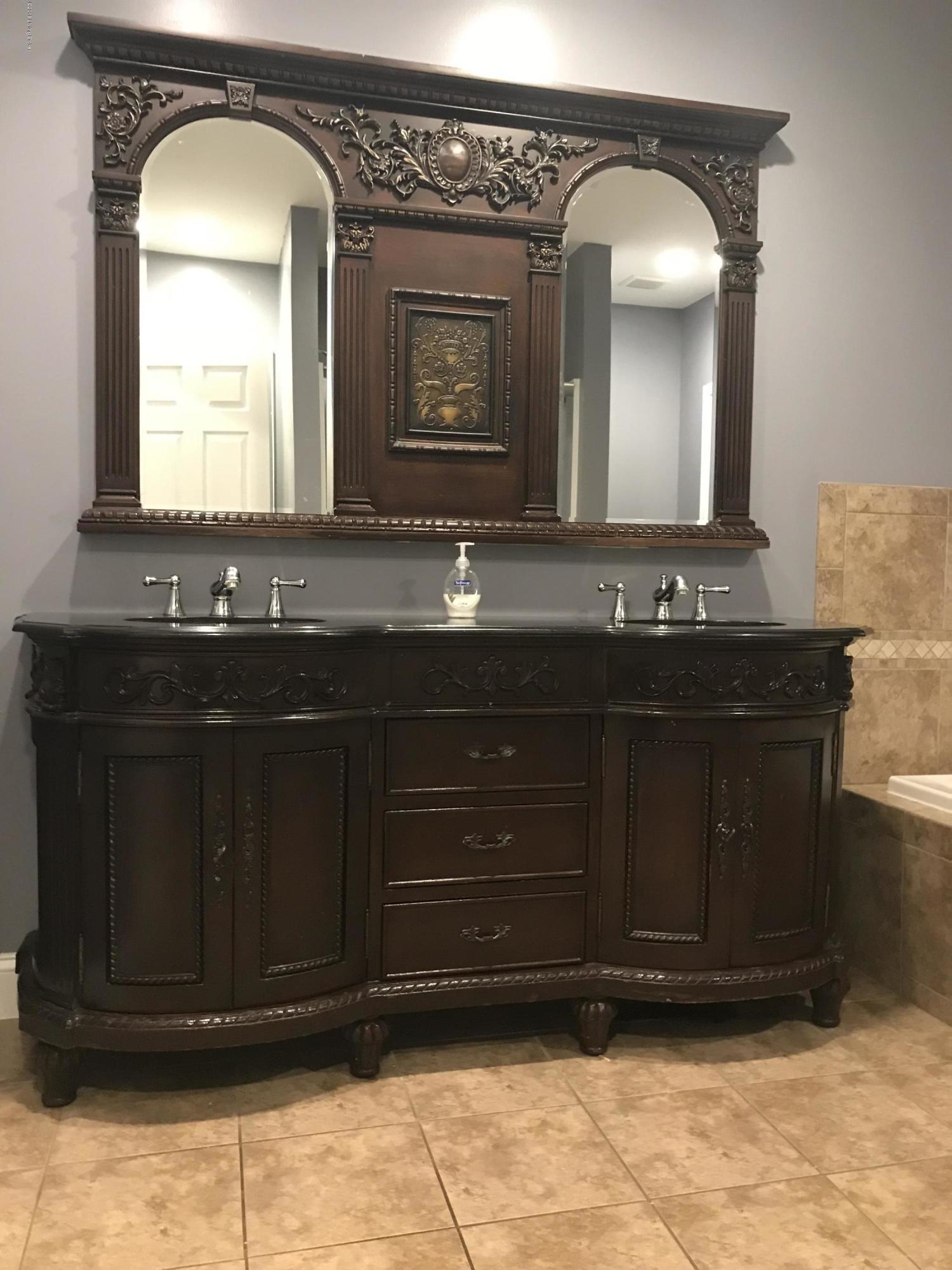 4524 Dover Road Louisville, KY 40216 - Photo 23 of 38 Vanity 2nd floor bath