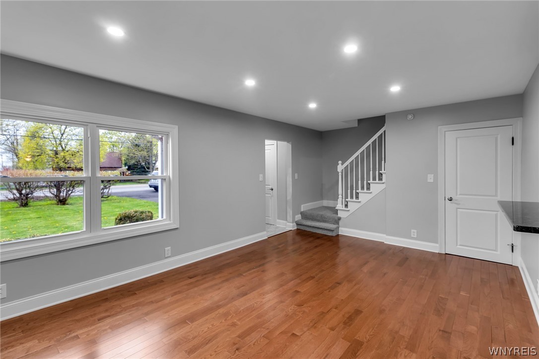 4695 Lake Shore Road Hamburg, NY 14075 - Photo 8 of 41
