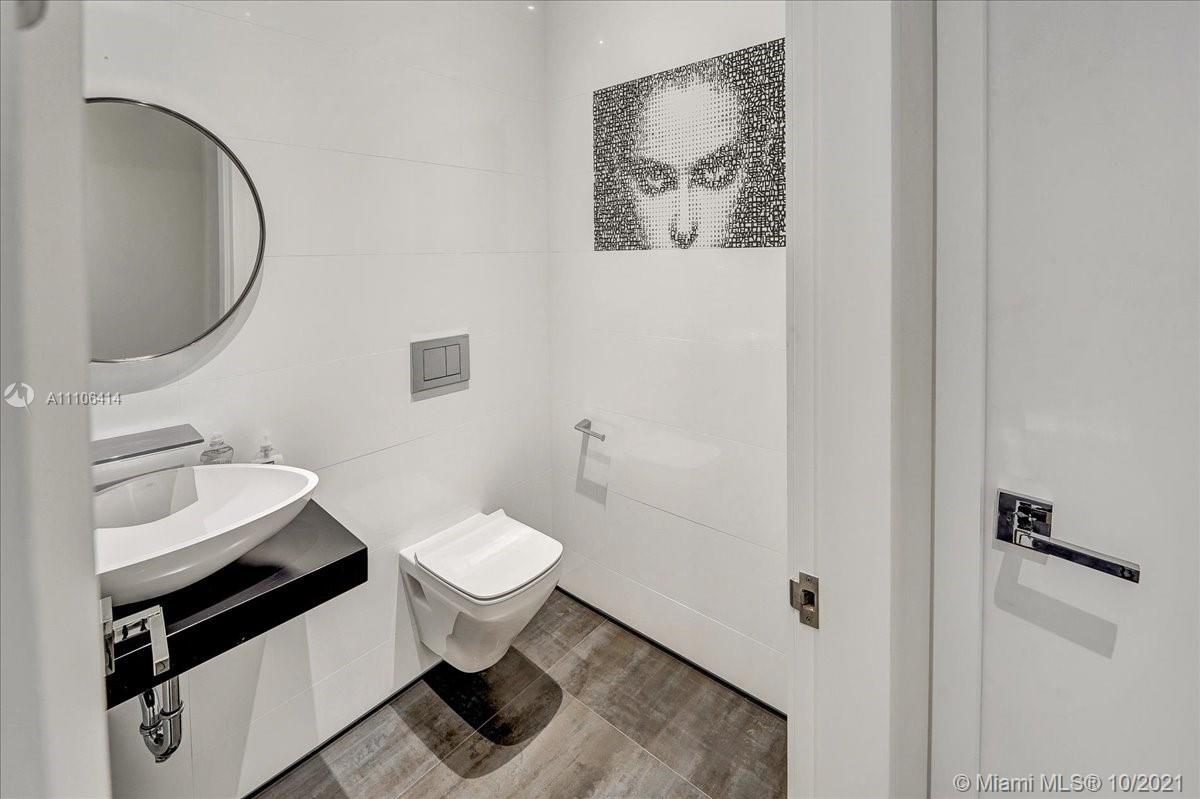 2125 North Bay Road Miami Beach, FL 33140 - Photo 29 of 71
