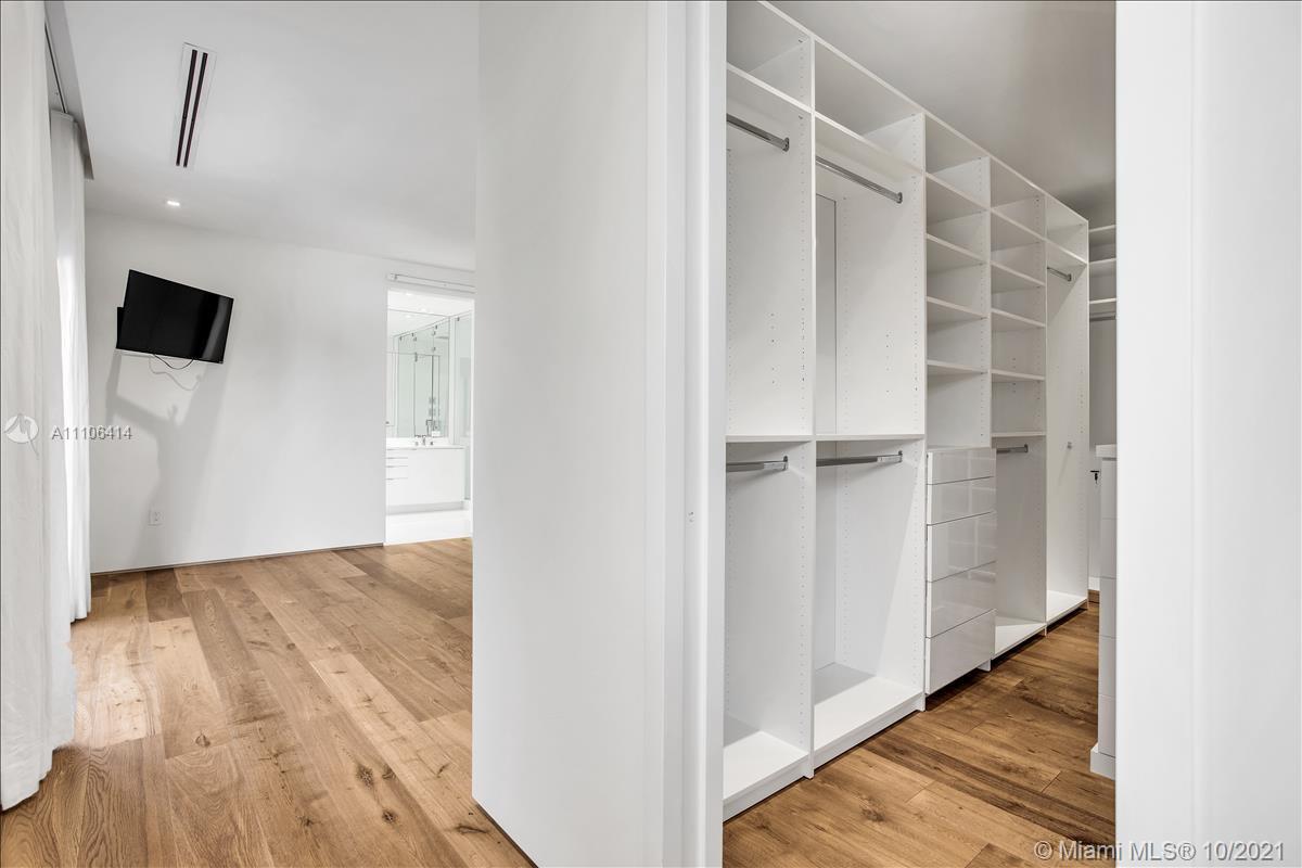 2125 North Bay Road Miami Beach, FL 33140 - Photo 41 of 71