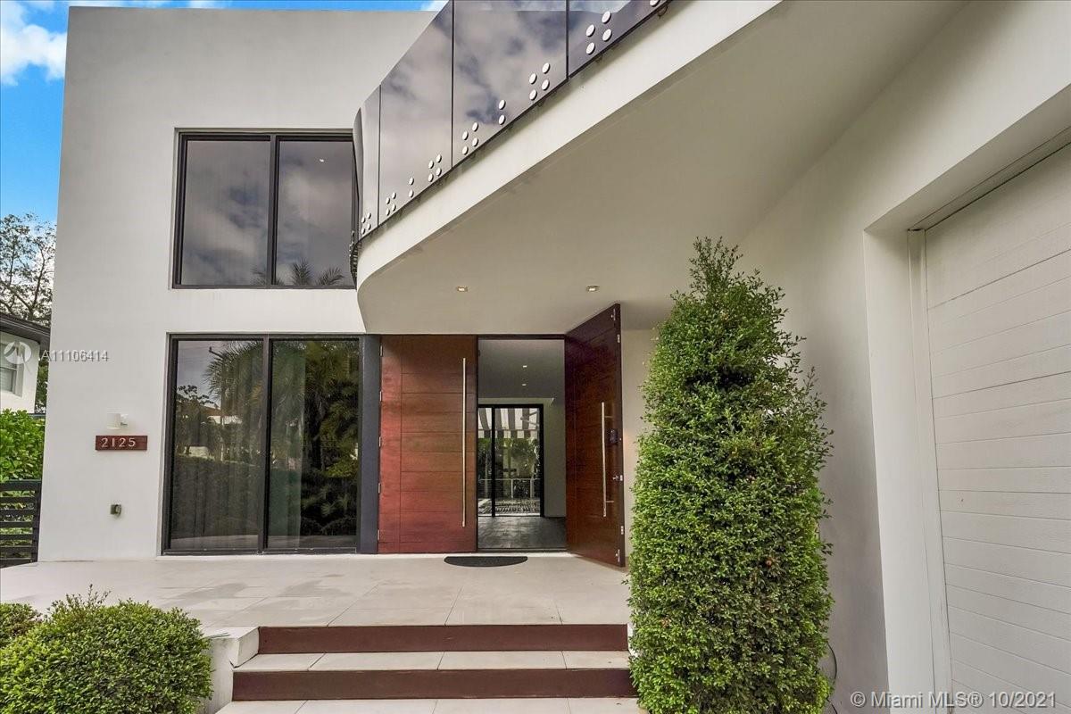 2125 North Bay Road Miami Beach, FL 33140 - Photo 8 of 71