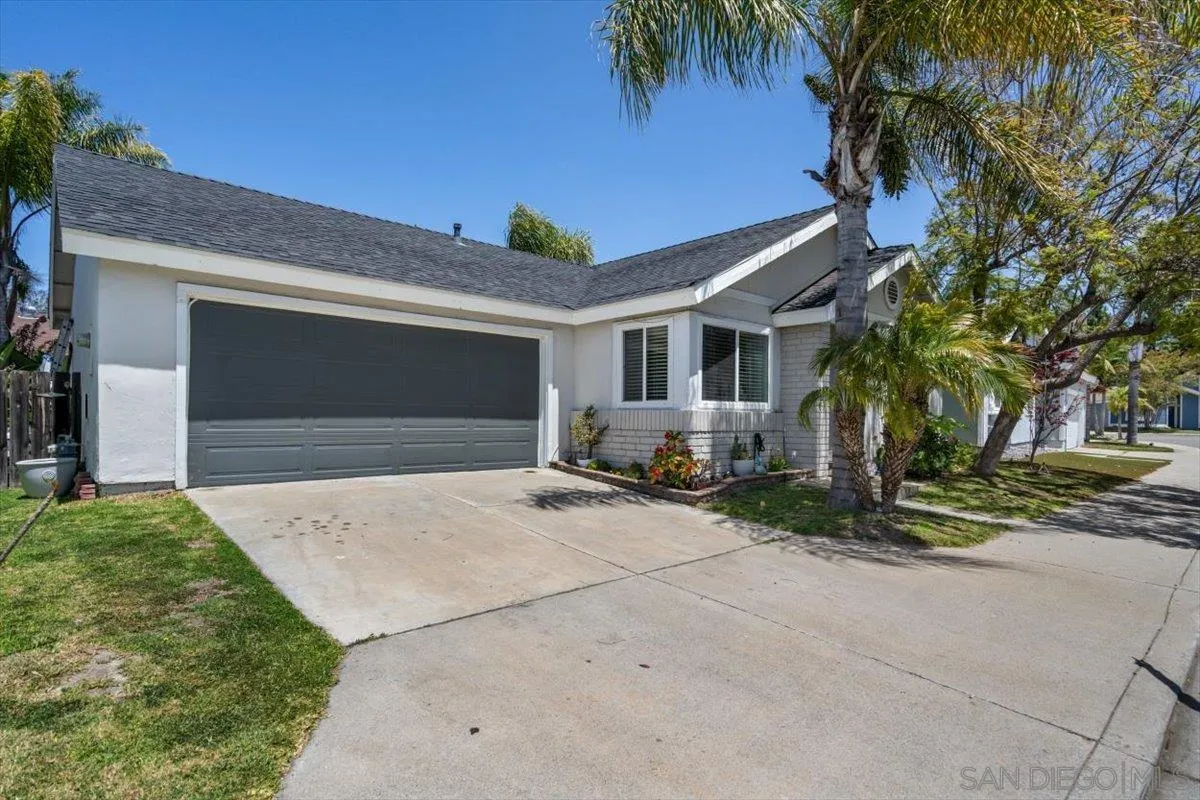 2019 Bridgeport Chula Vista, CA 91913 - Photo 31 of 32 a view of backyard of a house