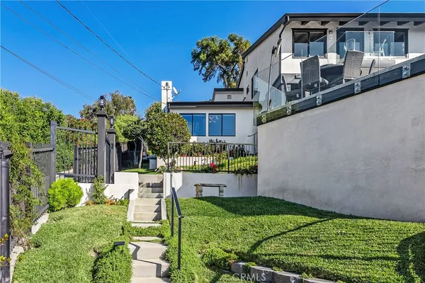 $5,450,000 | 31502 Mar Vista Avenue, Laguna Beach, CA 92651