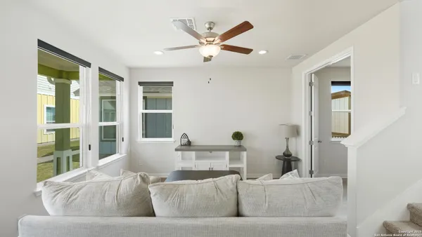 $2,195 | 2133 Hofstaat, New Braunfels, TX 78130