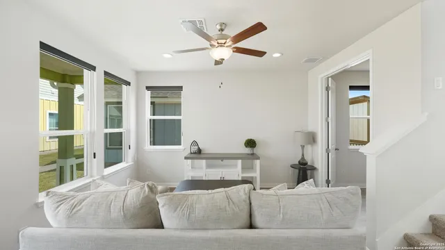 $2,500 | 2133 Hofstaat, New Braunfels, TX 78130