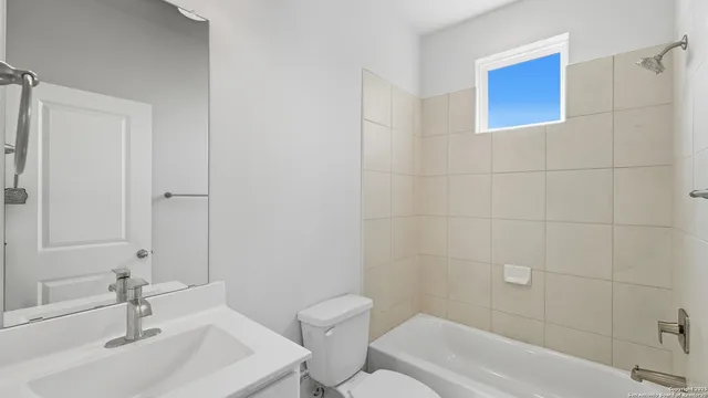 $2,500 | 2133 Hofstaat, New Braunfels, TX 78130