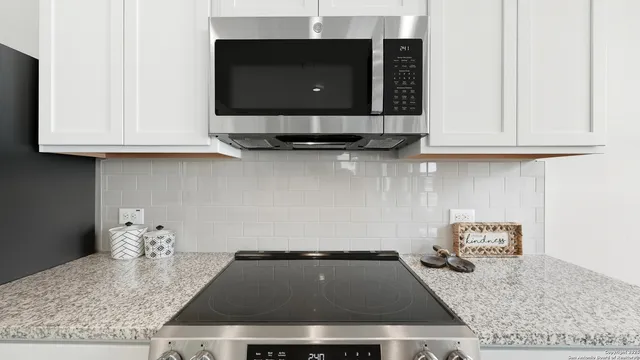 $2,500 | 2133 Hofstaat, New Braunfels, TX 78130