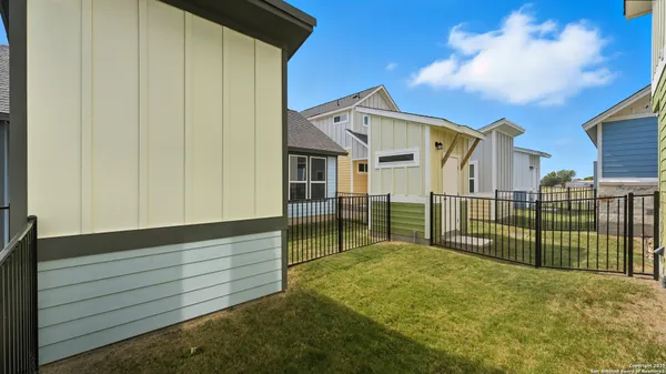 $2,195 | 2133 Hofstaat, New Braunfels, TX 78130