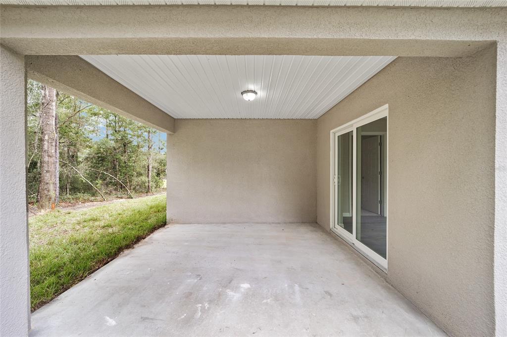17600 Southwest 113th Place Dunnellon, FL 34432 - Photo 26 of 33 a view of a big room with windows and outer view