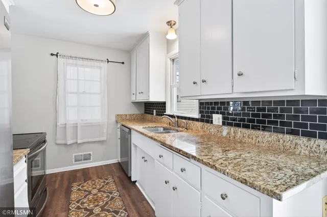 $374,900 | 1084 Edgewater Avenue, Shoreview, MN 55126