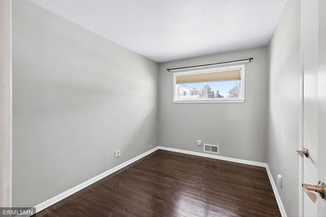 $374,900 | 1084 Edgewater Avenue, Shoreview, MN 55126