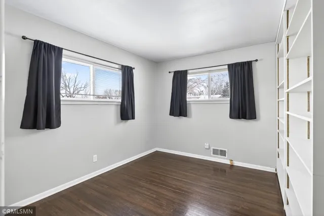 $374,900 | 1084 Edgewater Avenue, Shoreview, MN 55126