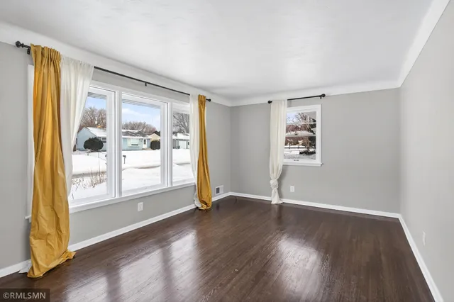 $374,900 | 1084 Edgewater Avenue, Shoreview, MN 55126