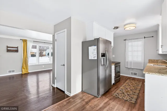 $374,900 | 1084 Edgewater Avenue, Shoreview, MN 55126