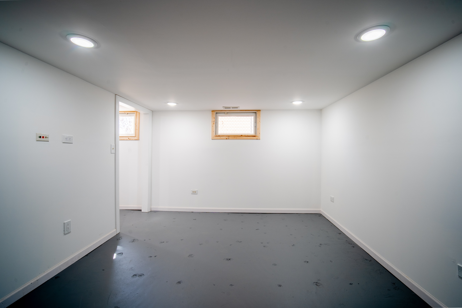 4137 Clinton Avenue Stickney, IL 60402 - Photo 40 of 41 an empty room with a empty space and window