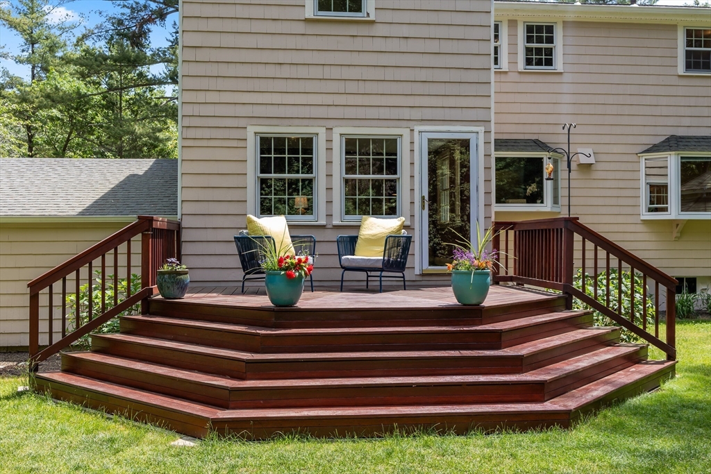 153 Dutton Road Sudbury, MA 01776 - Photo 8 of 40