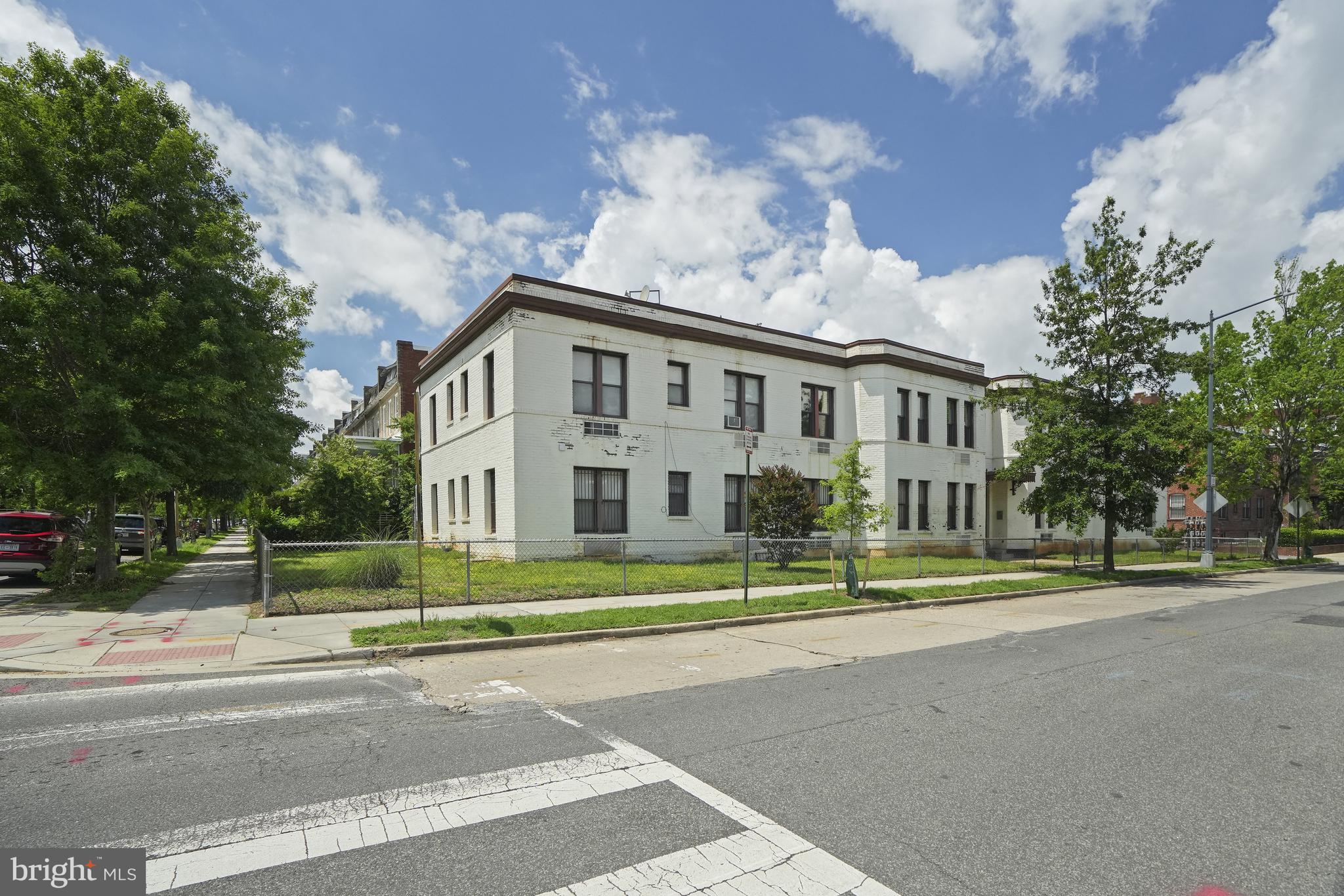 7 18th Street Southeast, Unit 208 Washington, DC 20003 - Photo 20 of 21 a view of a parked cars in front of a building