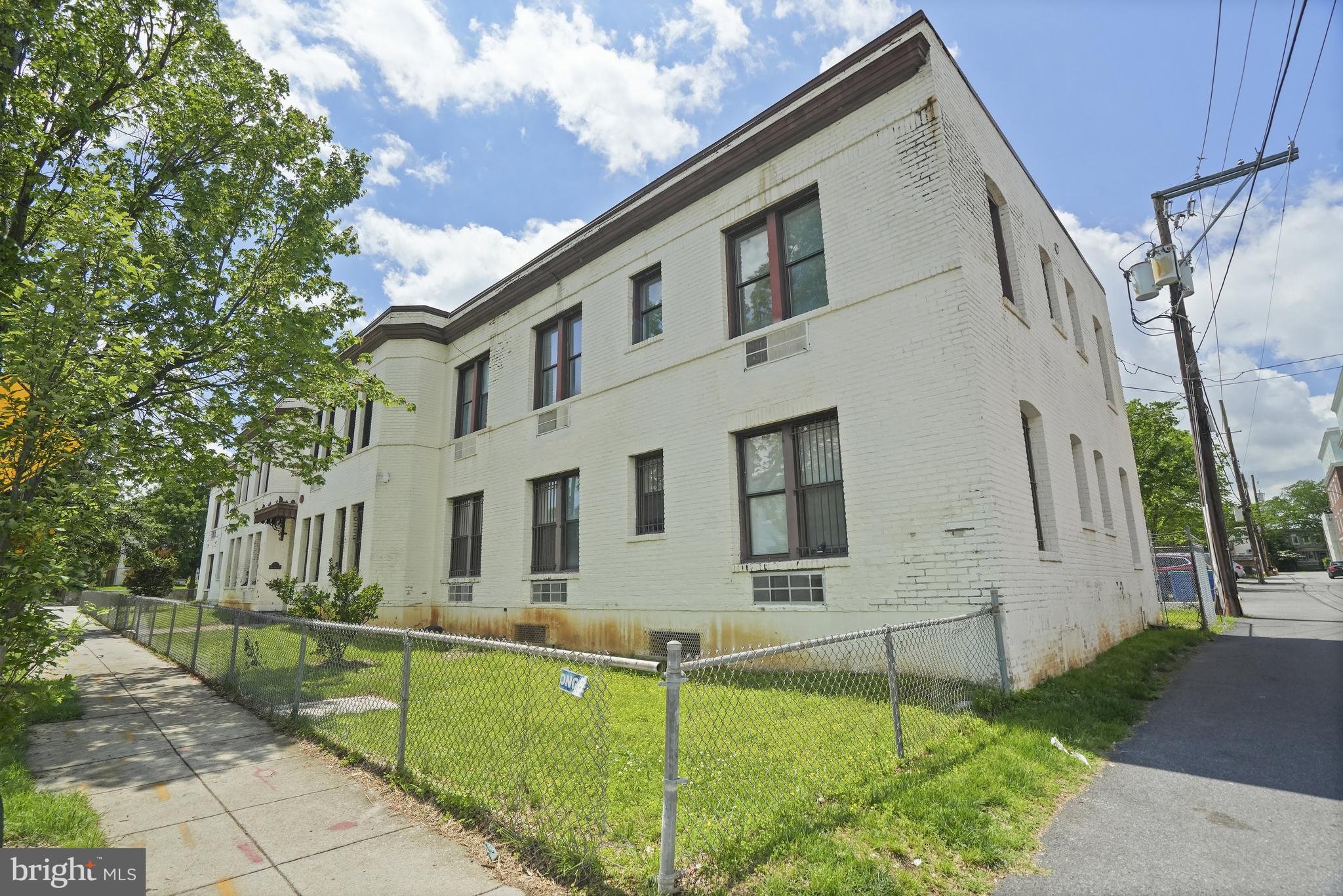 7 18th Street Southeast, Unit 208 Washington, DC 20003 - Photo 21 of 21 a view of a house with a backyard