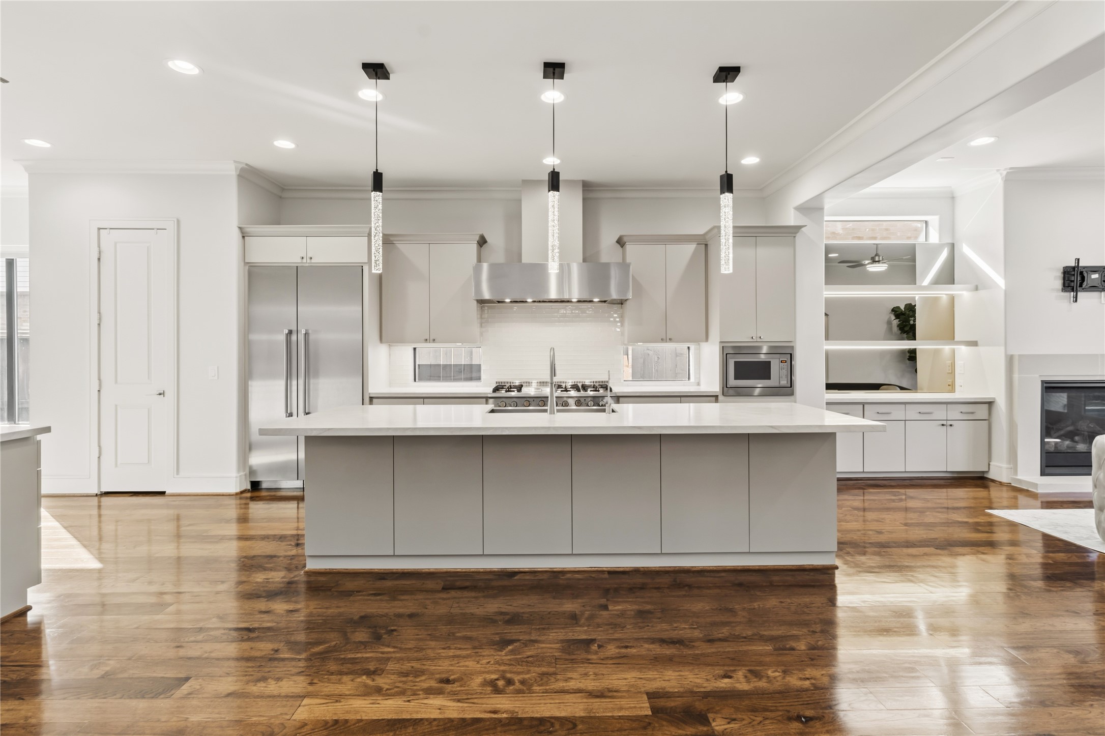 6011 Burgoyne Road, Unit A Houston, TX 77057 - Photo 12 of 46 Kitchen